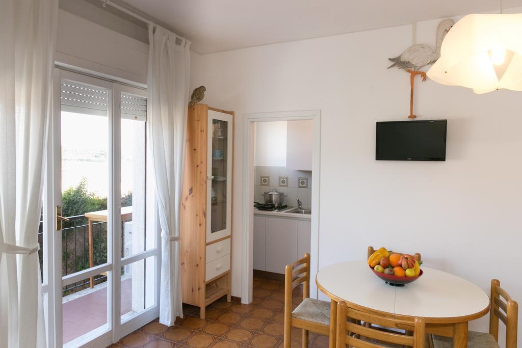 Talamone Apartment Szoba fotó